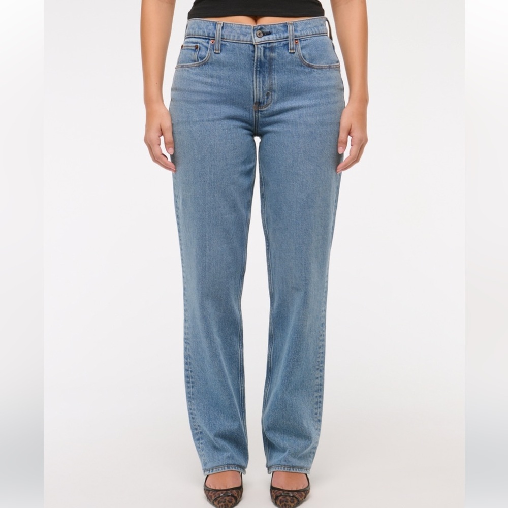 Abercrombie & Fitch Curve Love Straight Mid Rise